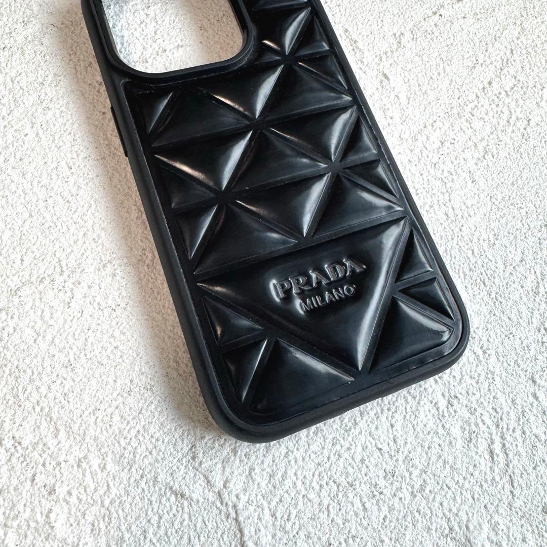 PRADA プラダ iPhone15Proケース キルティング ブラック