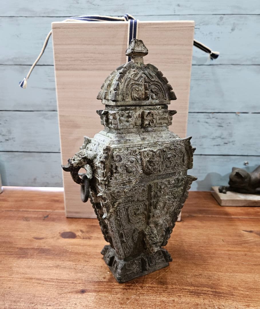 中国古銅 青銅器 環耳付き角壺 在銘 置物 オブジェ 中国古美術 時代物 壷