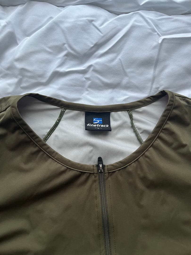 finetrack オリーブ ジップ付き長袖上下セット