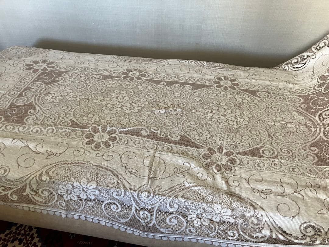 フランス製ビンテージ花柄大テーブルクロスとナプキン6セット　ベージュ白系　未使用