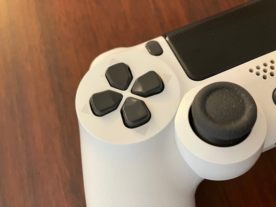 【美品】PS4 Pro 1TB ホワイト CUH-7200B