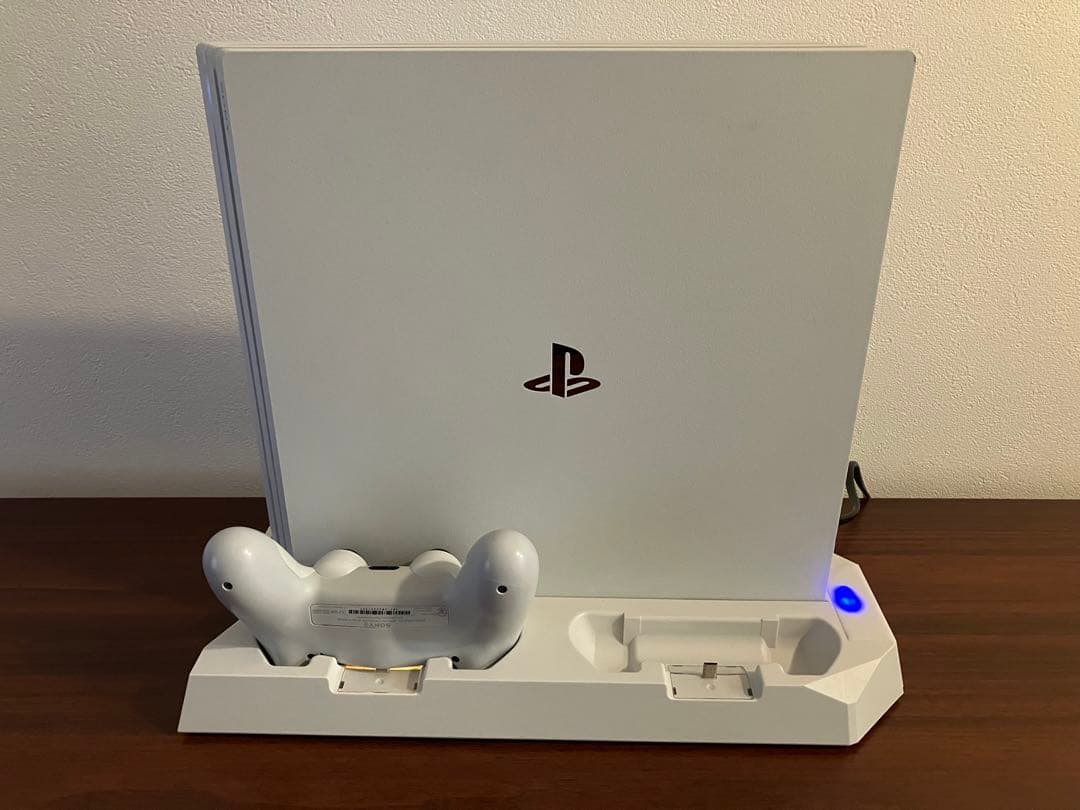 【美品】PS4 Pro 1TB ホワイト CUH-7200B