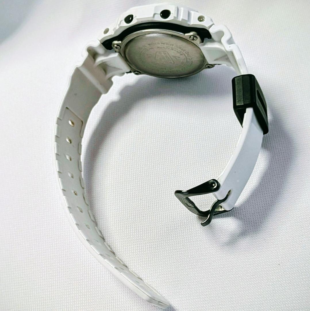 美品 CASIOメンズ腕時計Gショック白ホワイト電波ソーラ タイド＆ムーングラフ