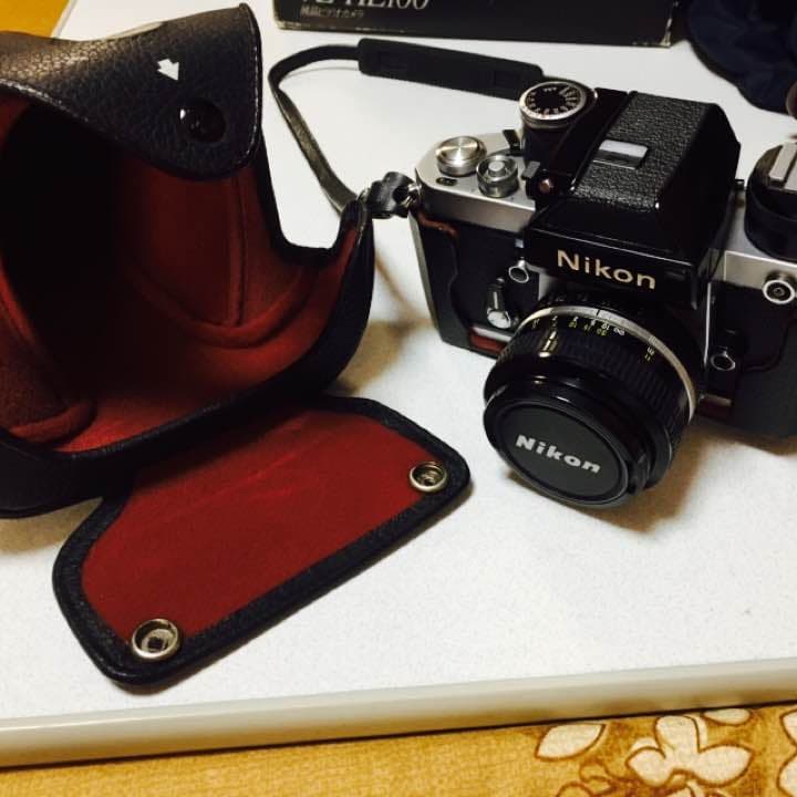 Nikon （ストロボ付き）カメラ