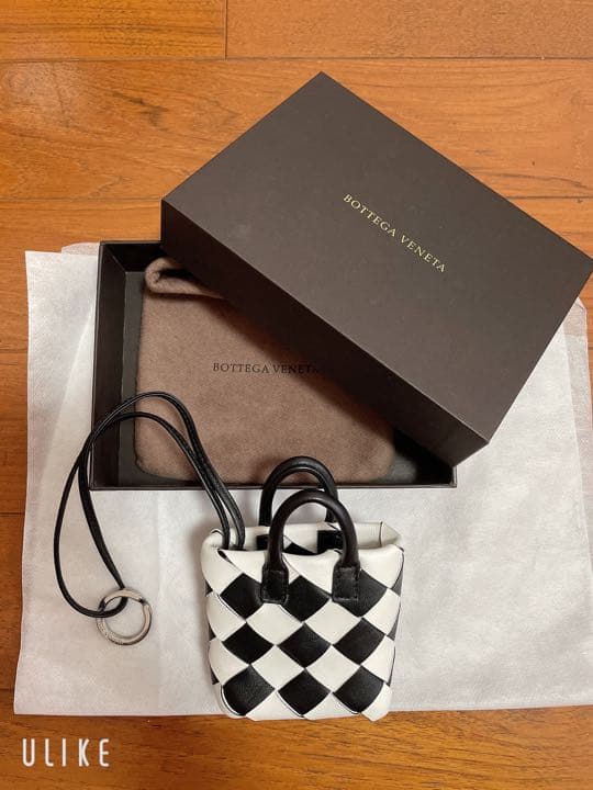 BOTTEGA VENETA／ボッテガ　ヴェネタキーリング付チャーム・小物入れ