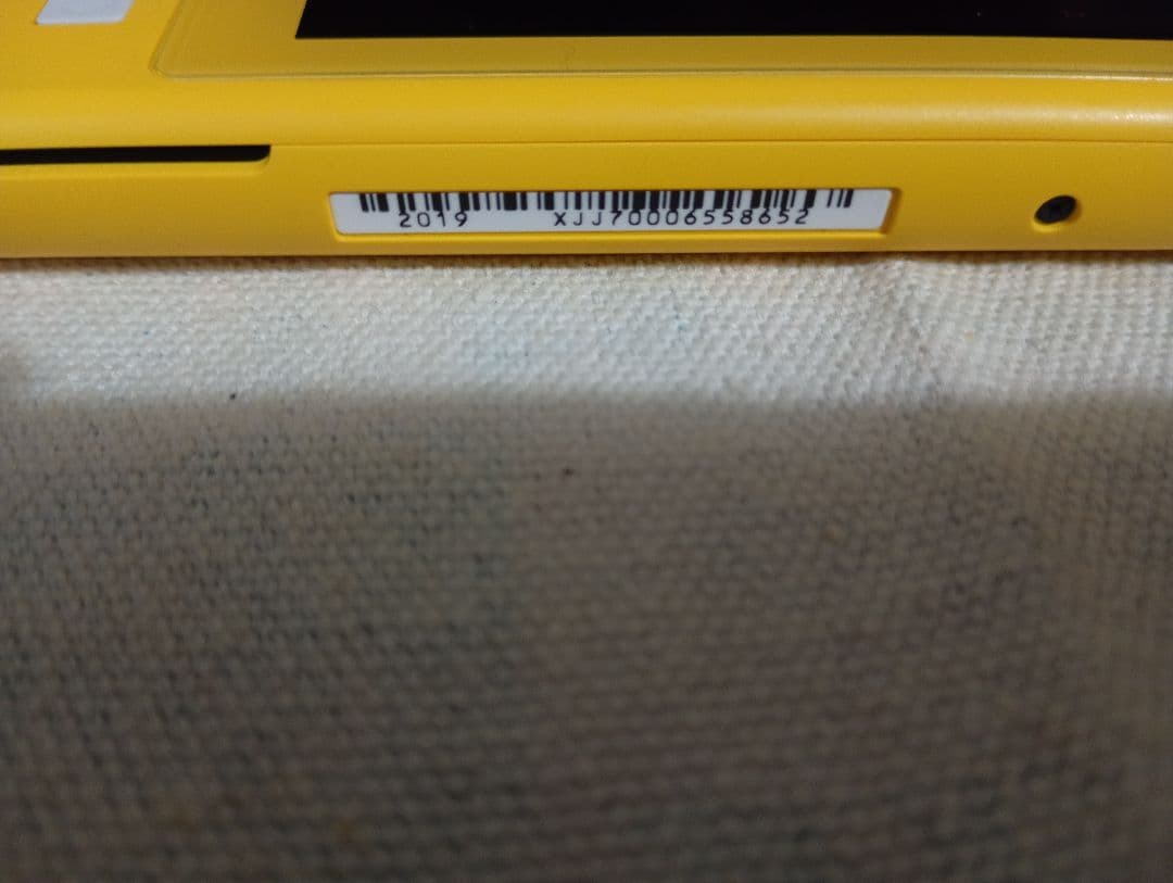 Switch Lite　イエロー本体 充電器　microSD