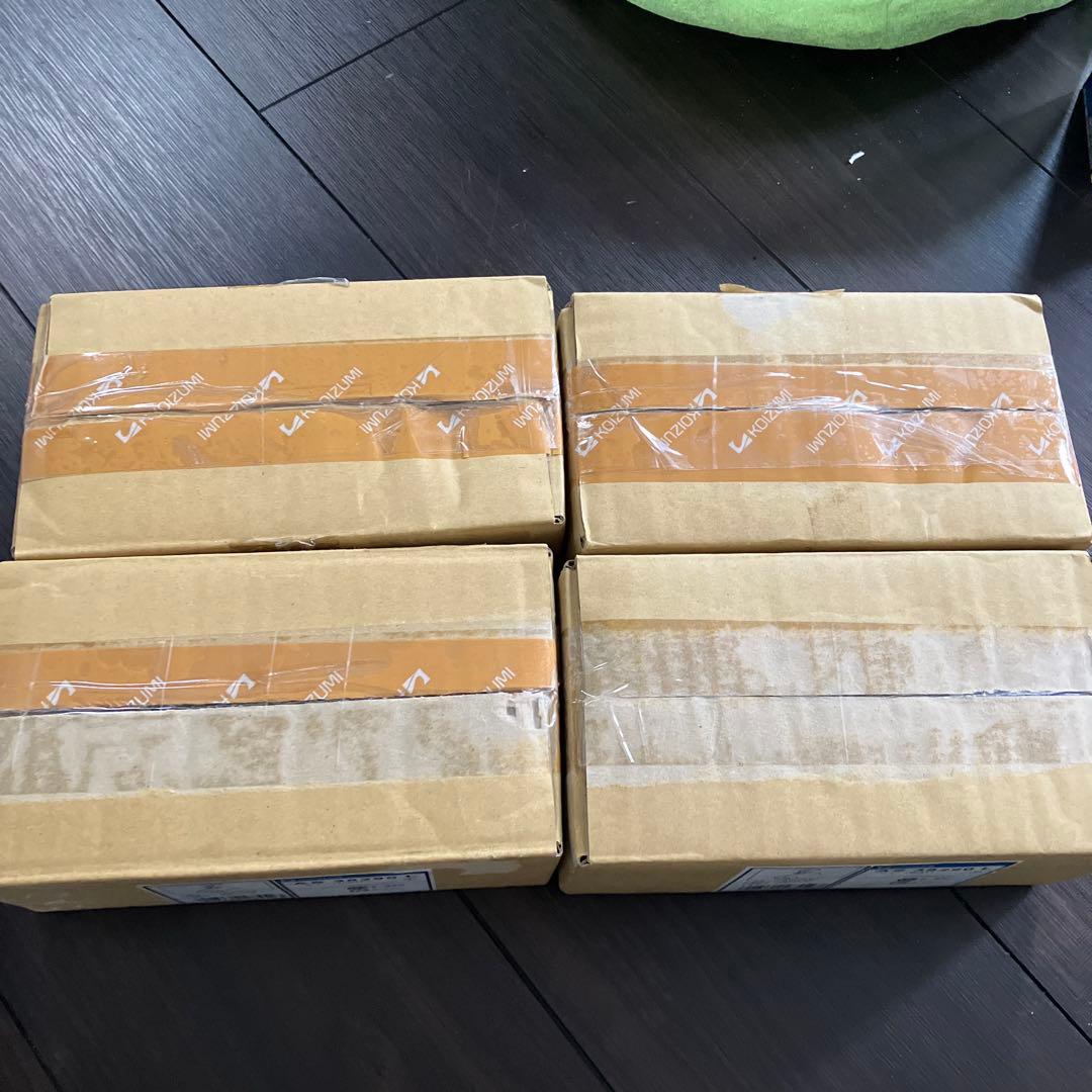 コイズミ　スポットライトAS38290L 4個セット　LED照明　白　未使用品