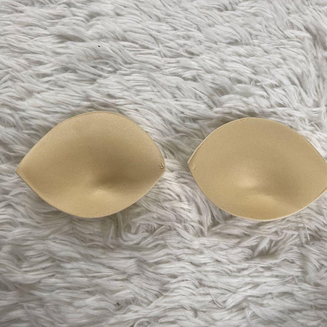 【新品同様】軽い着け心地でしっかり盛れる　楽盛り水着　ワイヤービキニ　7S