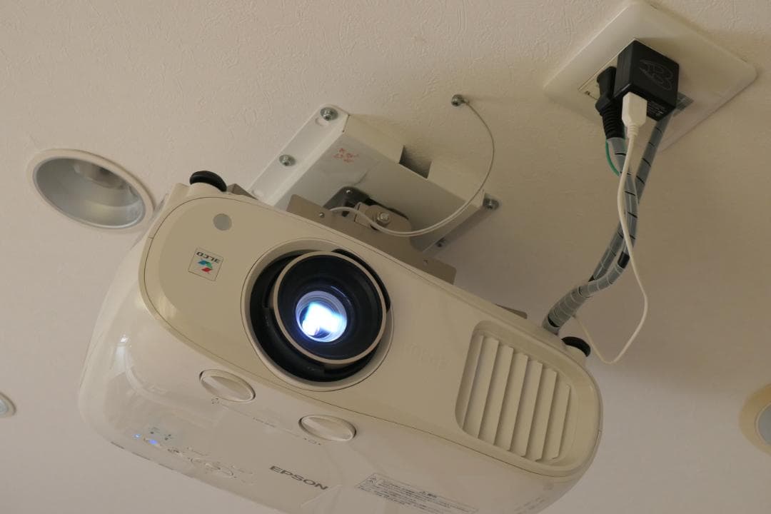 使用少 プロジェクター dreamio EH-TW7100 エプソン