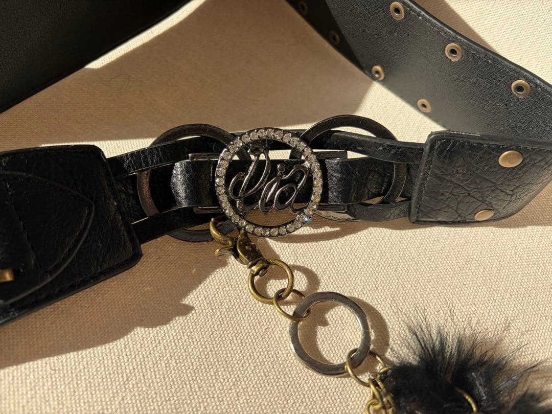 d.i.a. ムーンバックルファーチェーンベルト