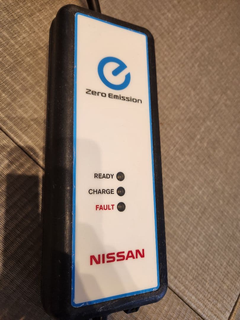 ★カブくん★送料込日産純正充電ケーブル 収納ケース付アリア リーフ サクラ