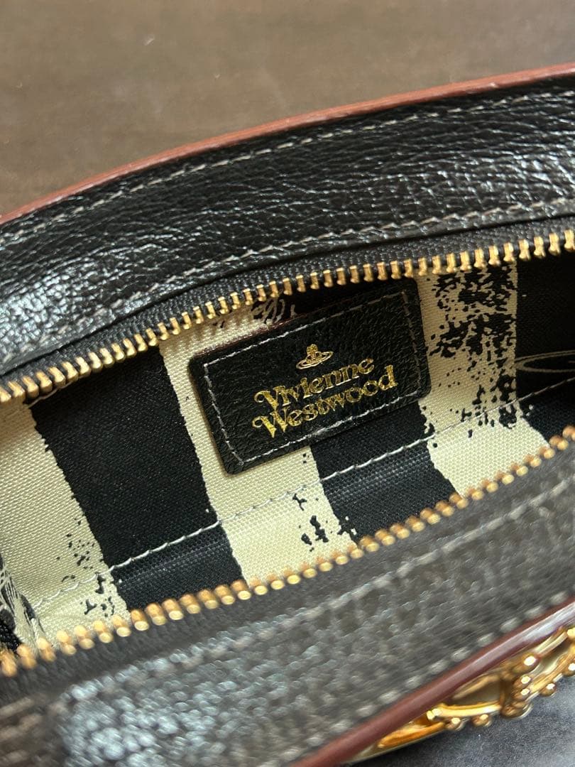 ヴィヴィアンウエストウッドポーチ