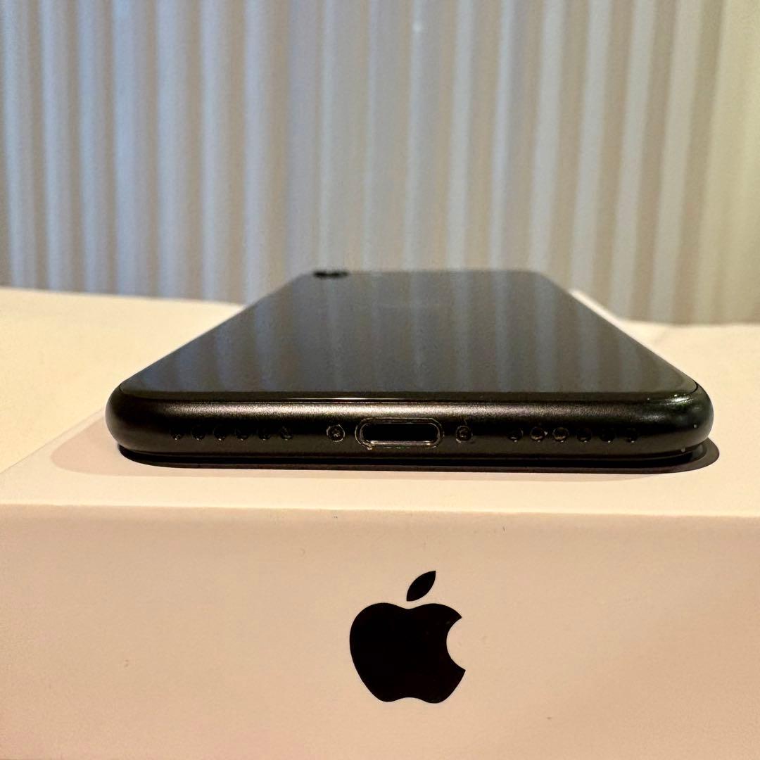 Apple iPhone SE (第2世代) 64GB ブラック