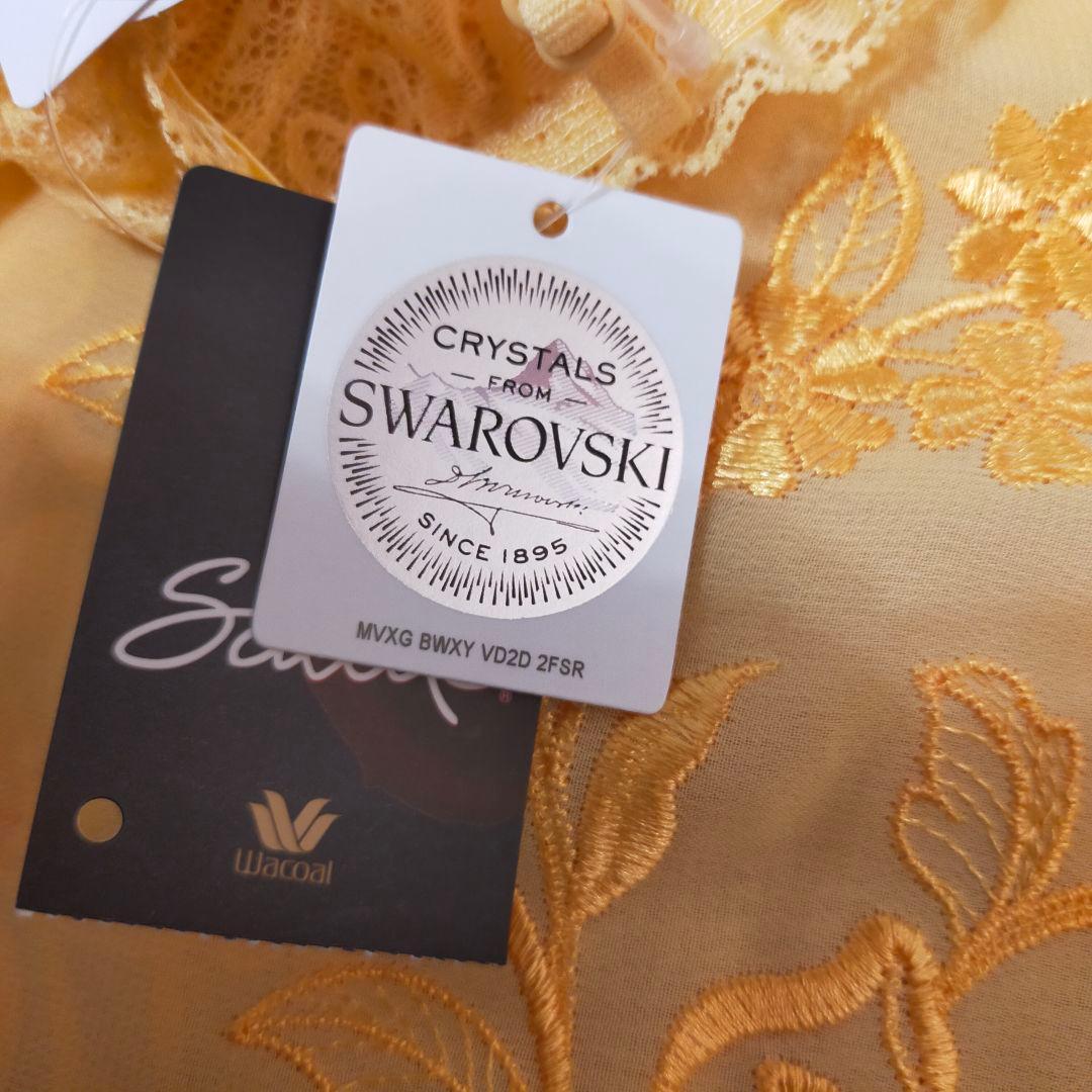 ワコール　店舗限定　スワロフスキー　サルート　花柄　刺繍　キャミソール　L