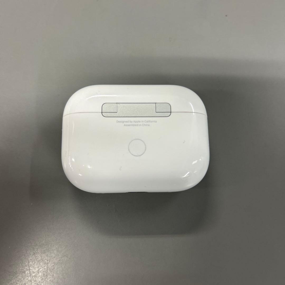 AirPods pro 第二世代　充電ケースと右耳のみ　A3047