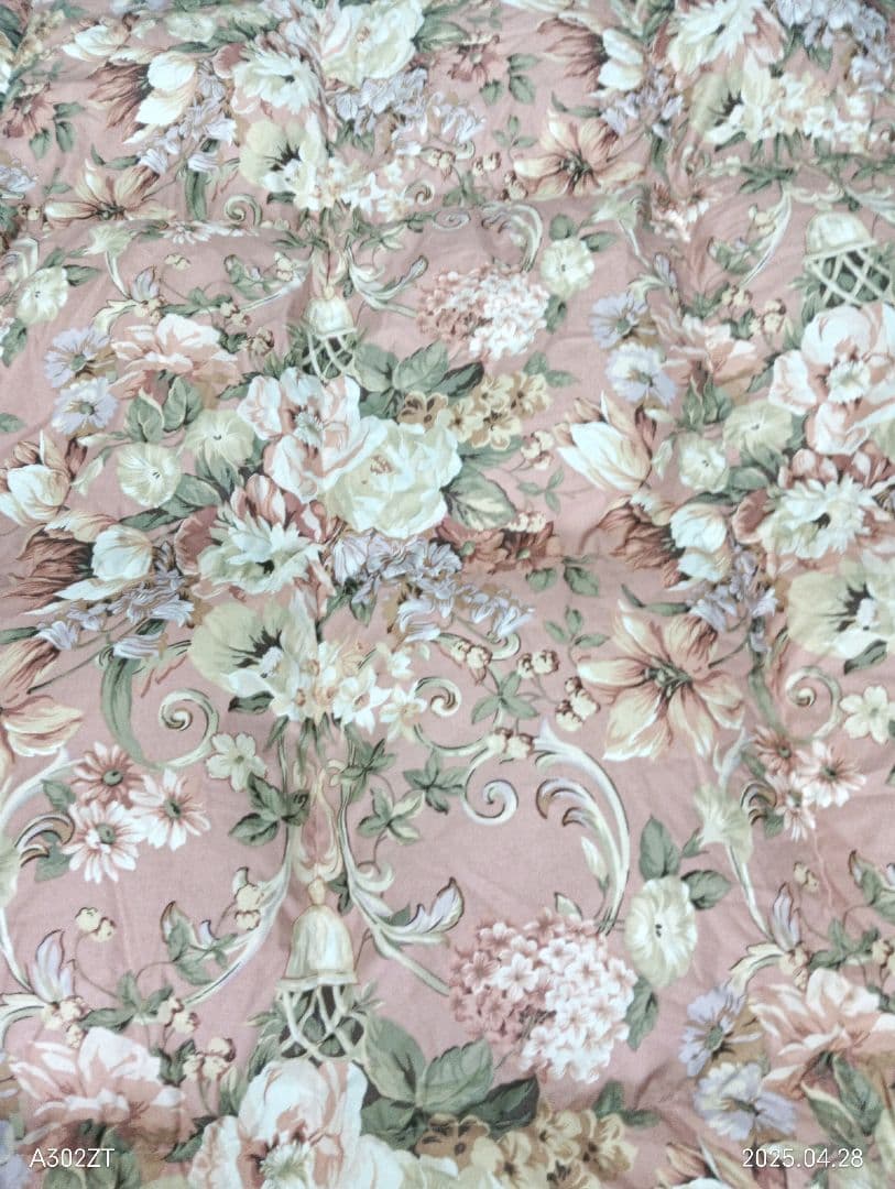 花柄ピンク羽毛掛け布団　ダウン90%　中羽毛1.4㌔　シングルサイズ