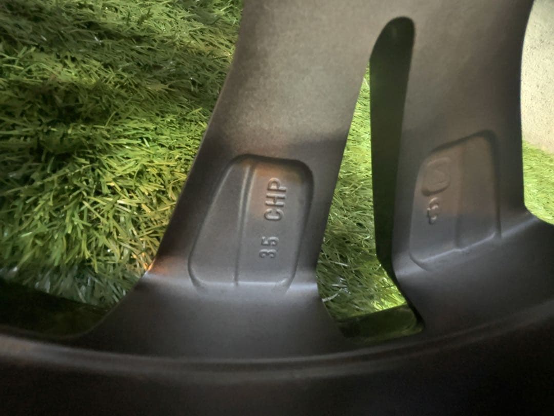 ①ナルト　新車外し　RAV4 後期純正 18インチホイール　4本セット