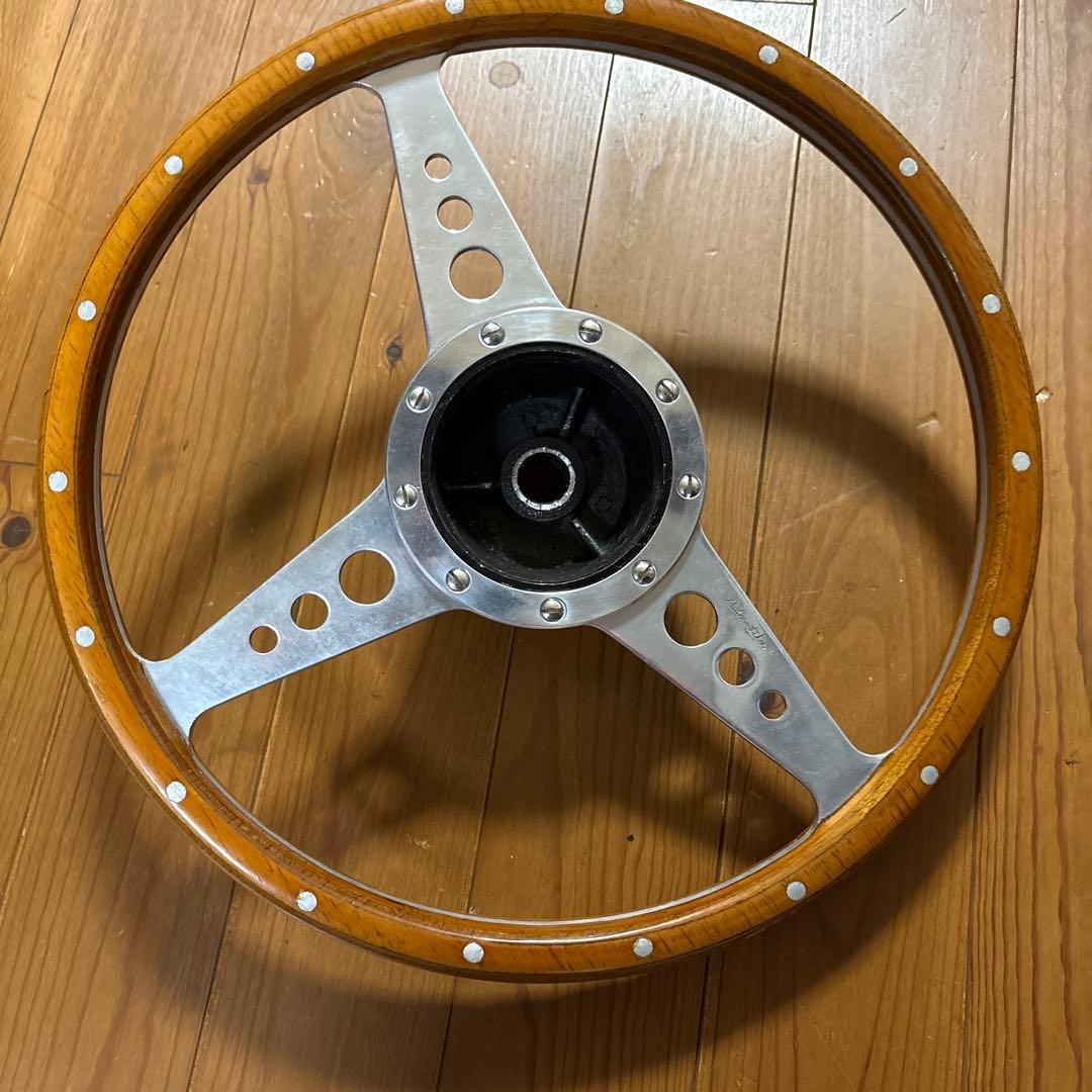 ローバミニ用　モトリタウッドステアリング　ボス付き