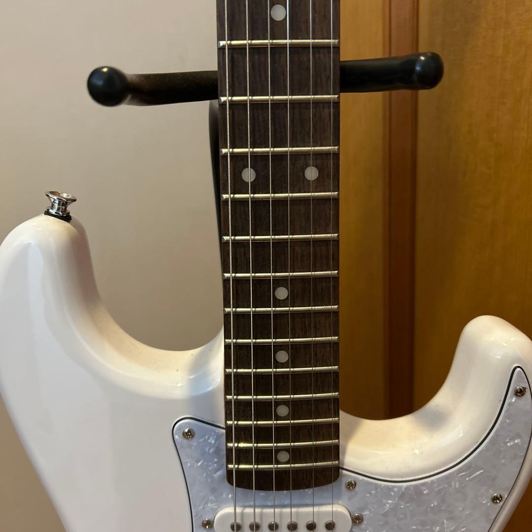 Squier ストラトキャスター ホワイト