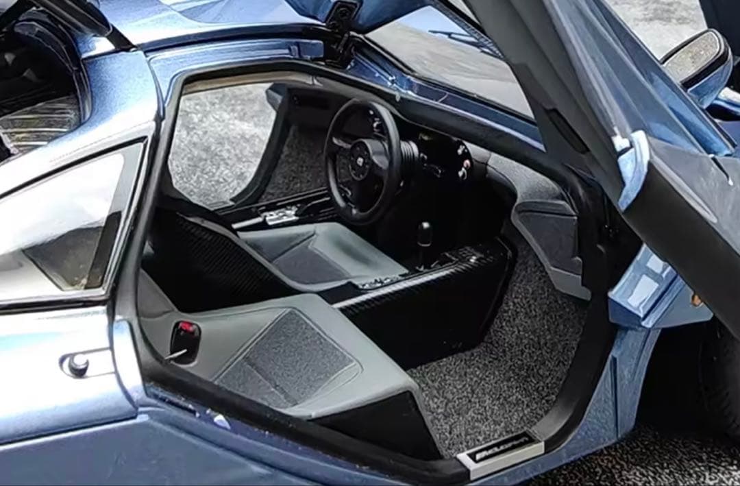 McLaren F1 1/18 ダイキャストミニカー