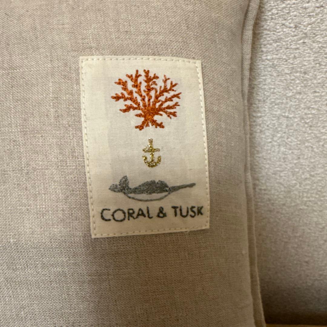 もも助出品　CORAL & TUSK クッション クマ刺繍&あらいぐま