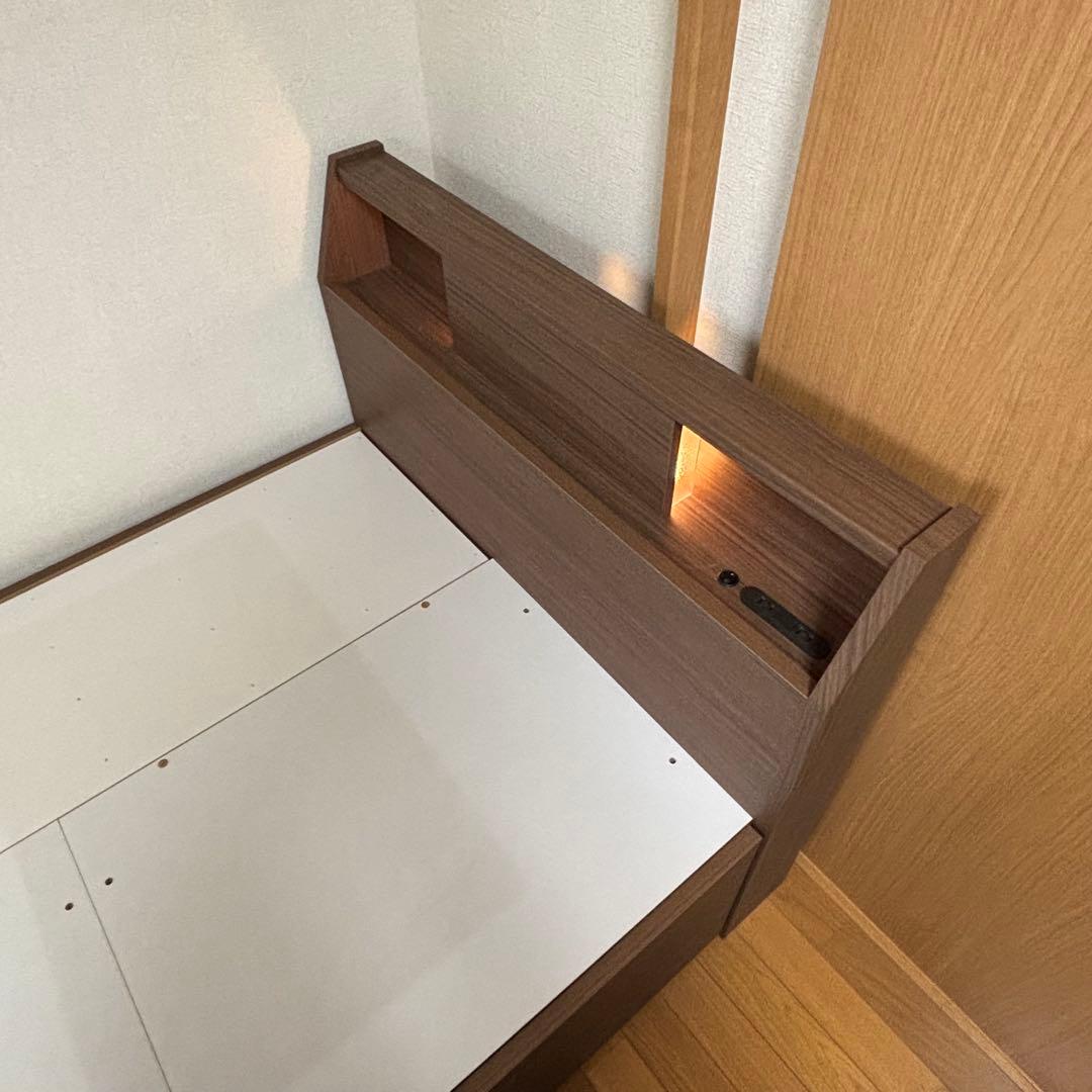 【引き取り限定】【美品】シングルベッド 収納4つ コンセント2口 ニトリ