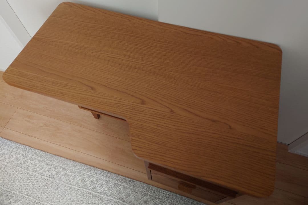 unico　KRUT　デスク