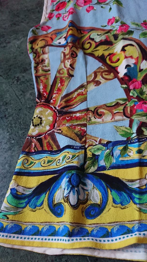 DOLCE＆GABBANA ドルチェ＆ガッバーナ トップス マヨリカ花柄