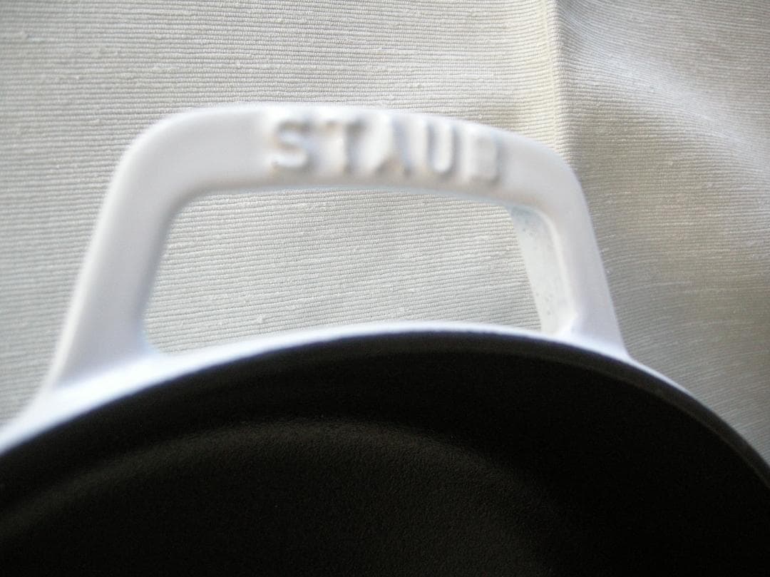 新品　ストウブ　ブレイザー　スノーフレーク　ホワイト　ソテーパン　24cm