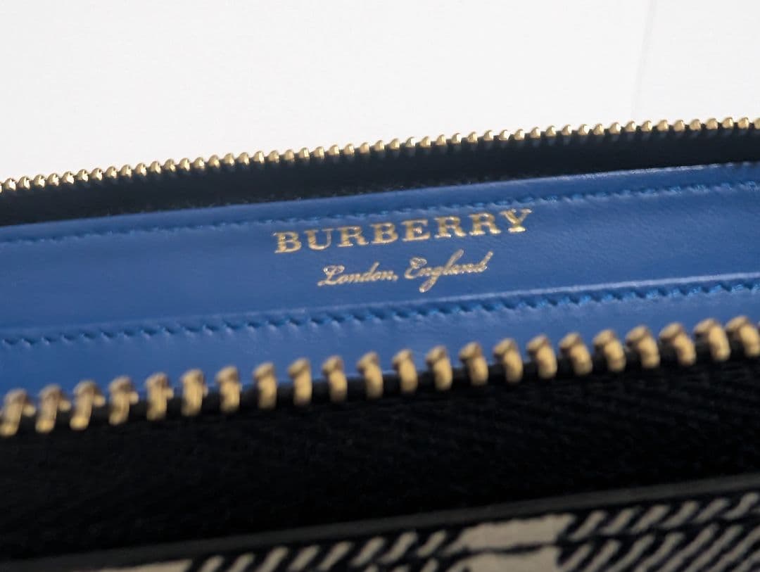 BURBERRY バーバリー 長財布 ラウンドファスナー 刺繍 チェック
