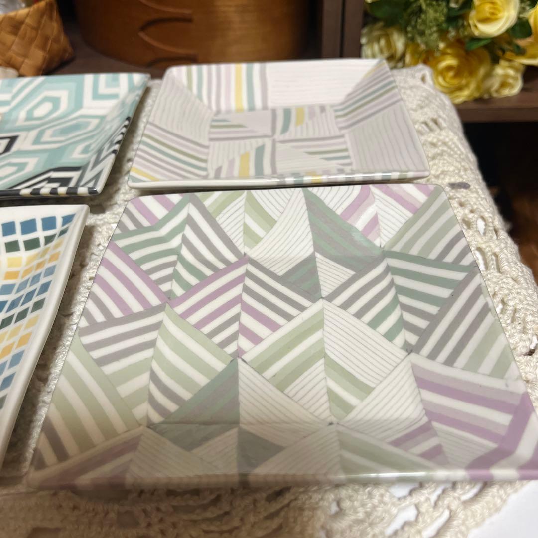 ハラダマホ　練り上げ　幾何学模様の皿4枚セット