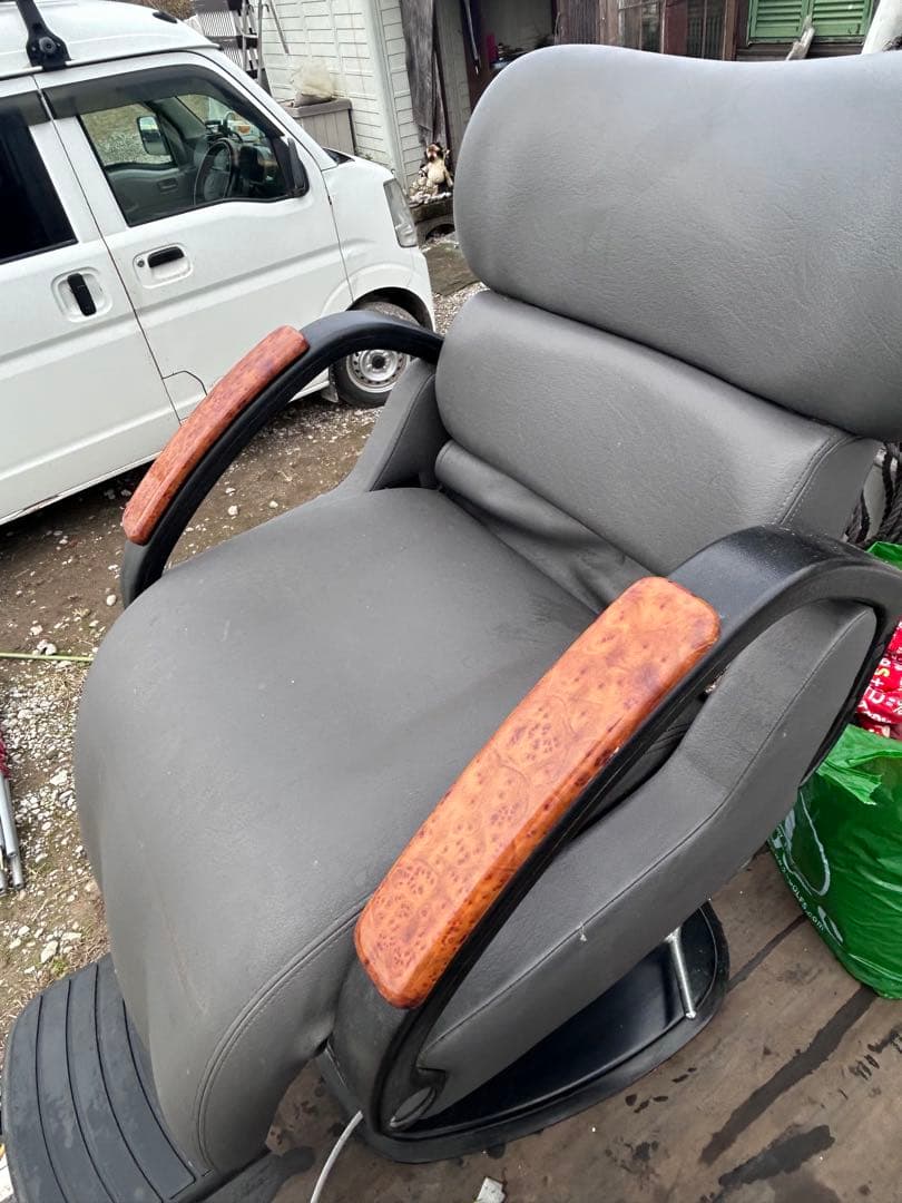 美容室　オオヒロ電動シャンプー椅子