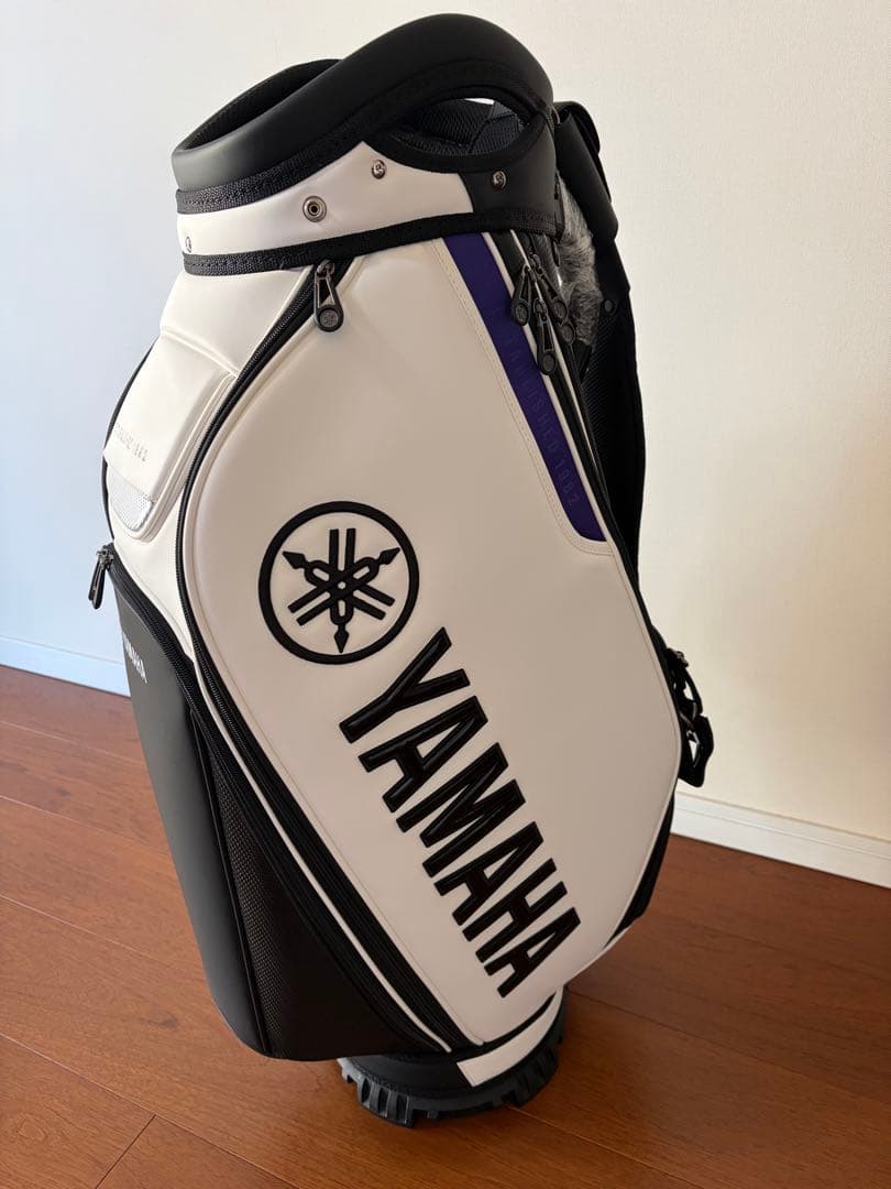 ヤマハ 2025プロレプリカモデルキャディバッグ　ホワイト×ブラック