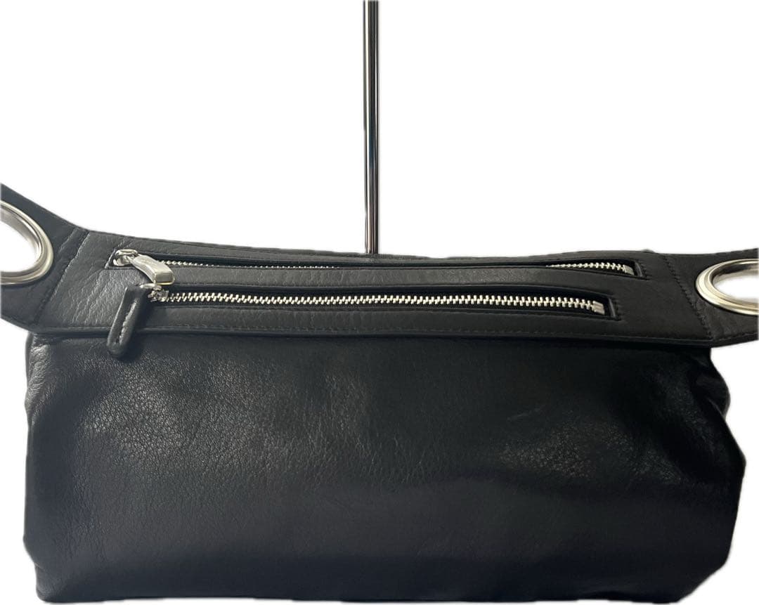 【希少】kawakawa ハトメ レザー　ボディバッグ M　ブラック　斜め掛け