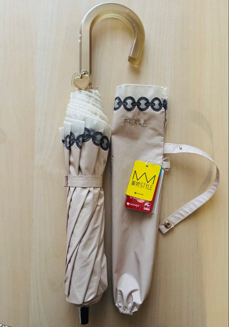 新品★ FURLA ★楽折★晴雨兼用折りたたみ日傘 ★チェーン刺繍”ベージュ