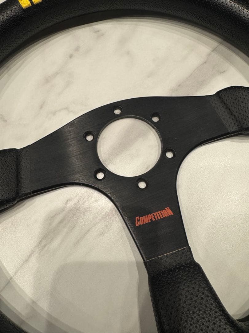 MOMO Competition ステアリング Φ350