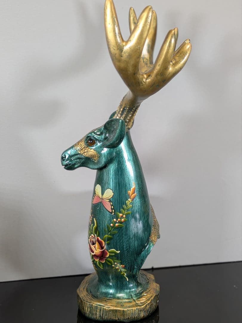 鹿 置物 金色の角 花模様 彫刻 アンティーク 置物 インテリア