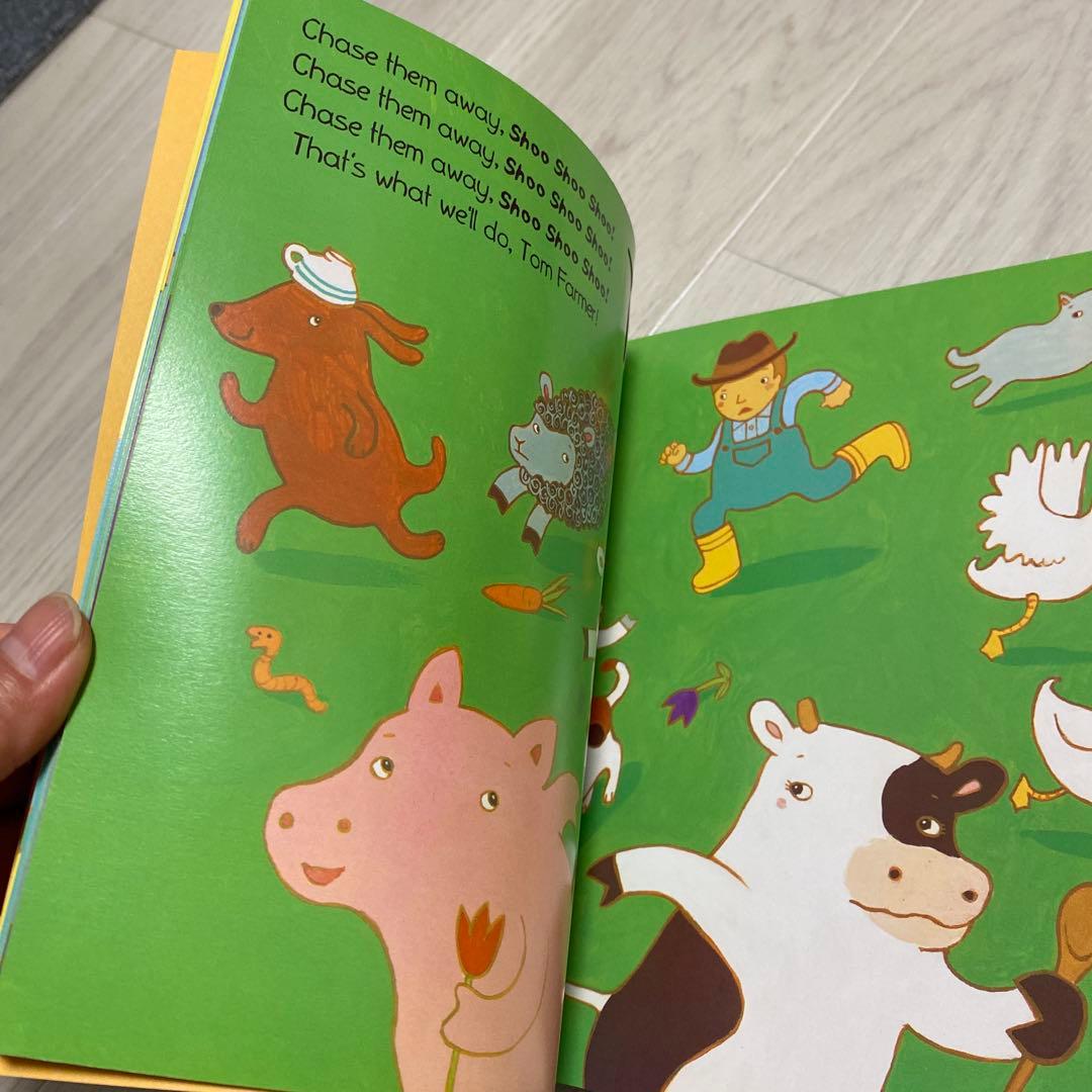 513 Cows in the Kitchen 穴開き仕掛け音声絵本