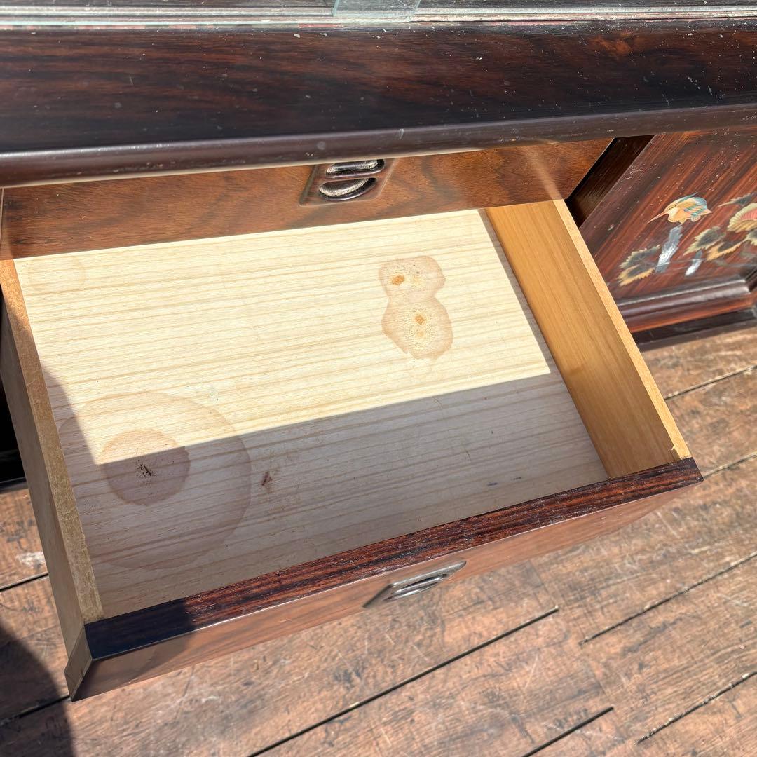 昭和レトロ 和家具 木製サイドボード ガラスキャビネット 飾り棚 水鳥 花柄蒔絵