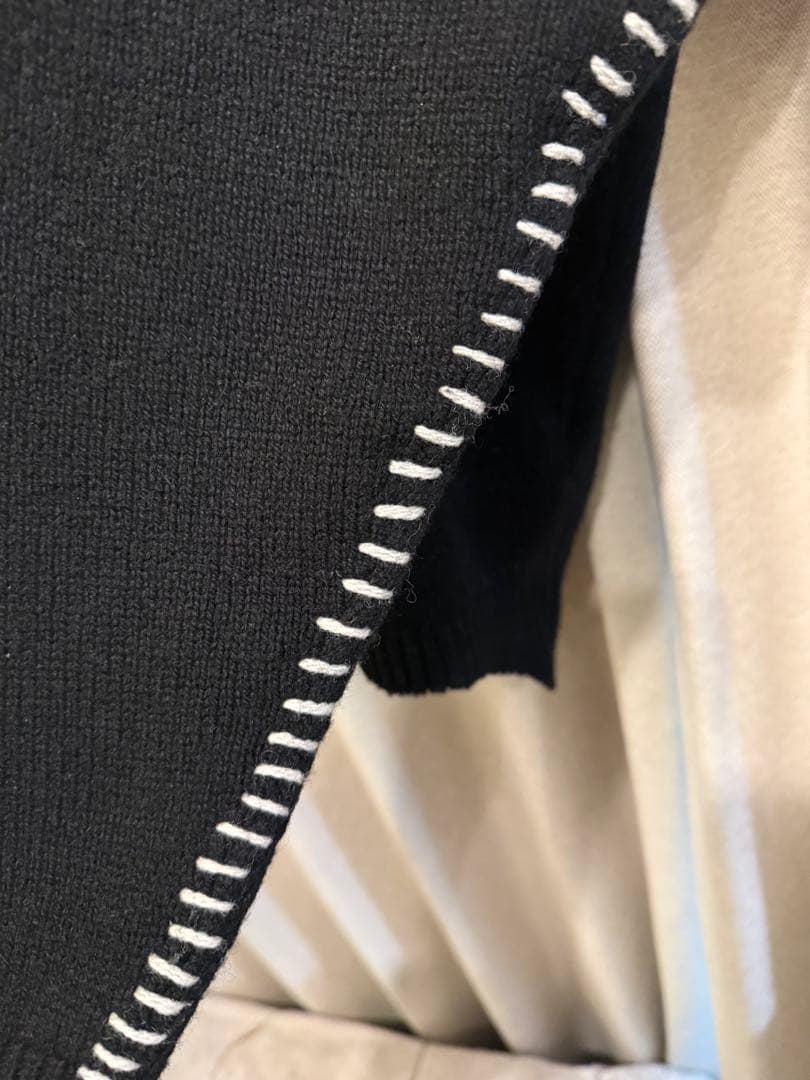 CLFロゴ入りオーバーサイズニット