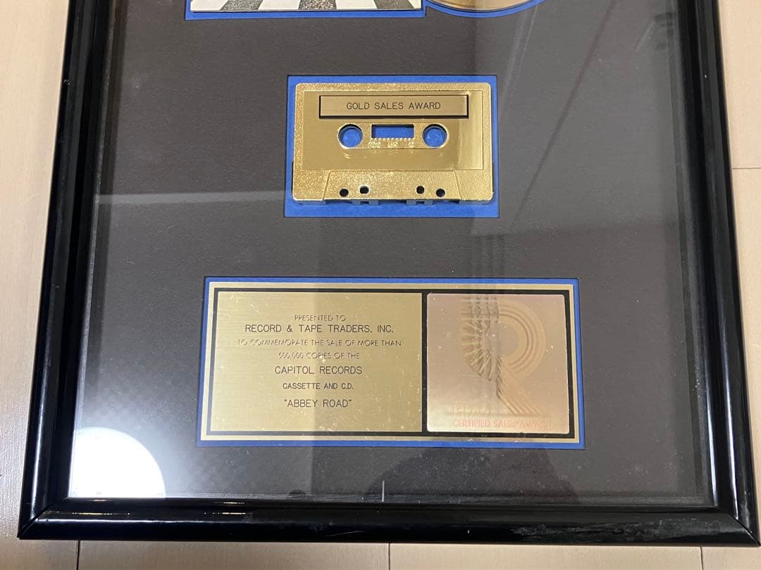 超希少　The Beatles アビイ・ロード　認定セールスアワード　記念品