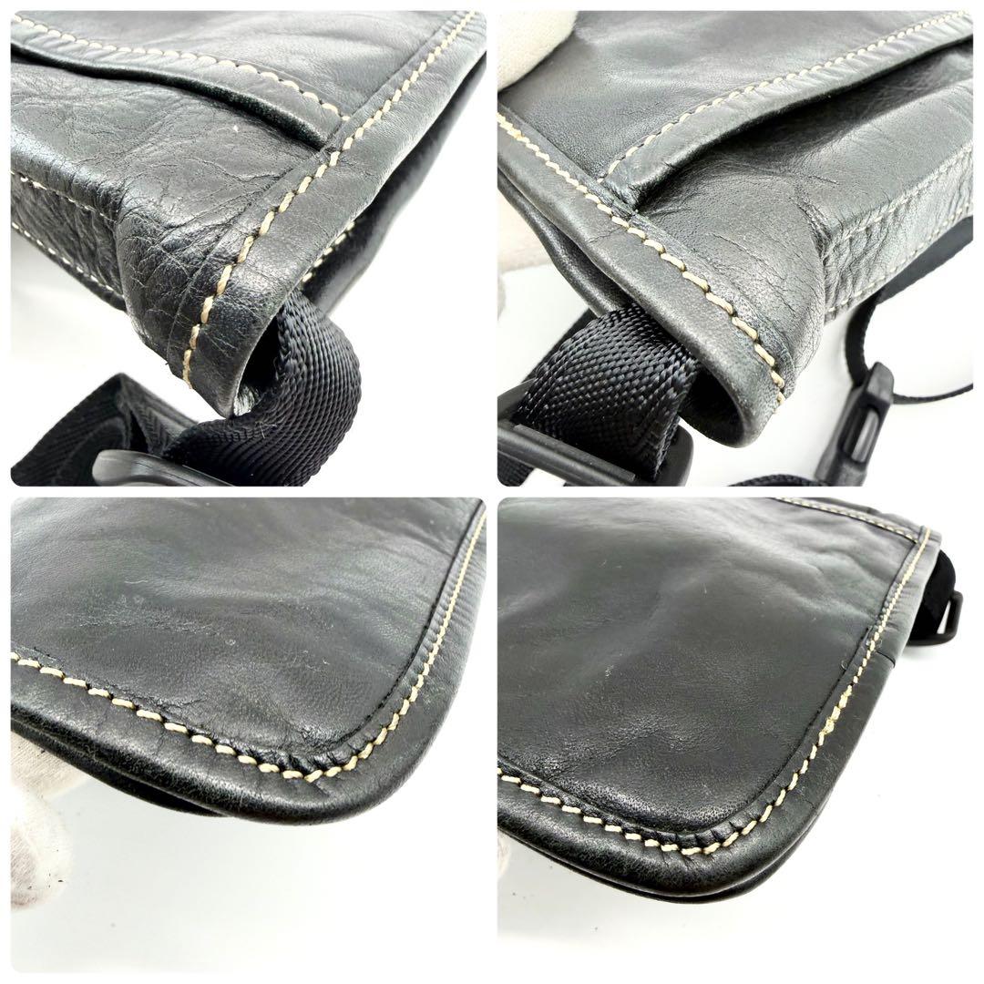 Vivienne　ショルダーバック　斜め掛け　黒　レザー　オーブ型押し　デカロゴ