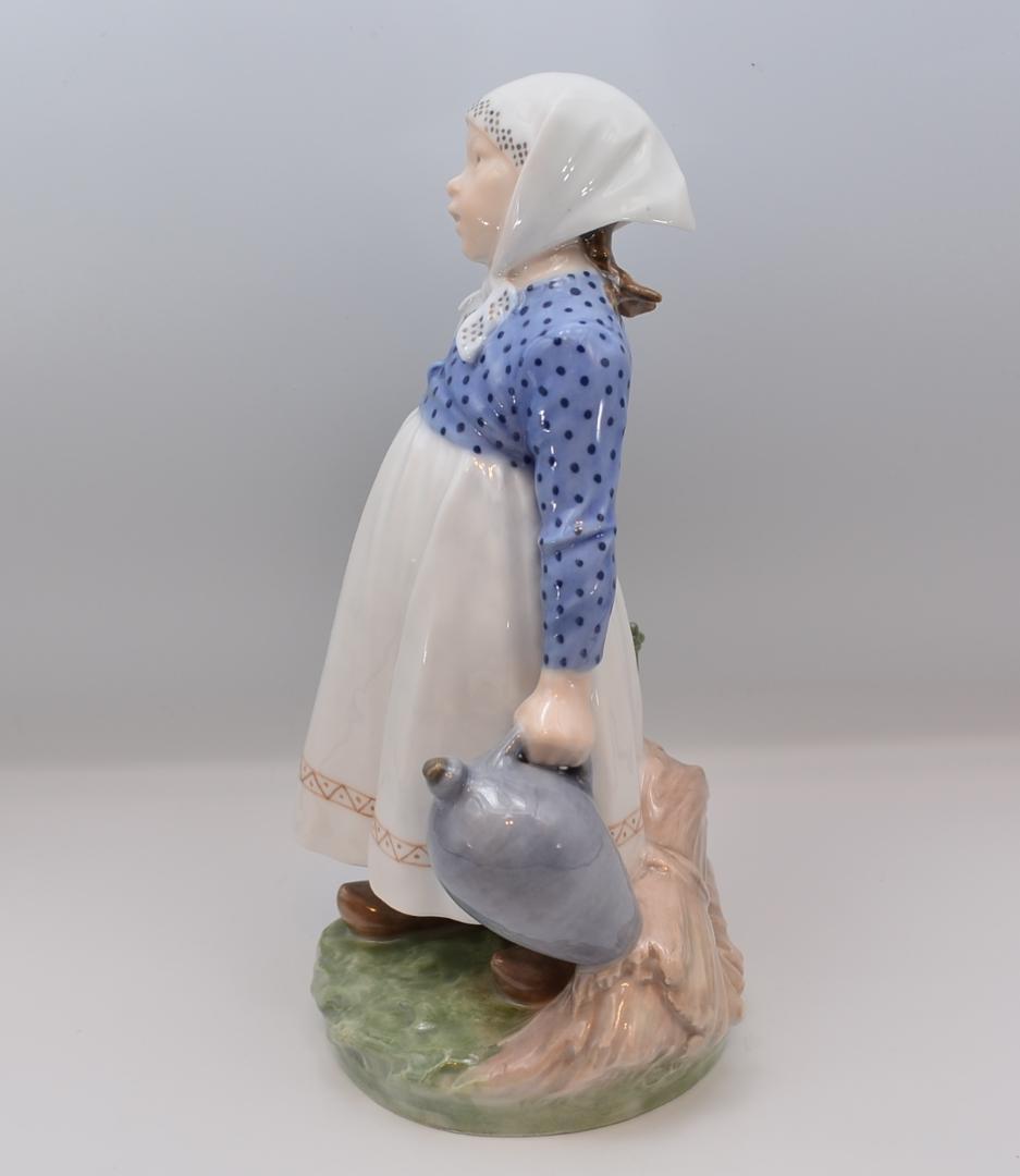 食事を運ぶ女性　＃815　★ロイヤルコペンハーゲン　デンマーク　ヴィンテージ