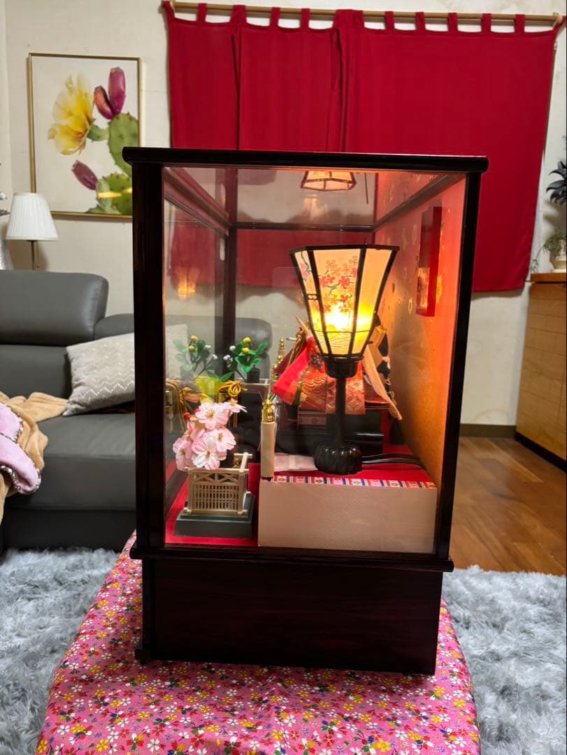 雛人形　極上本頭　高級西陣織仕立て　ガラスケース　オルゴール付き