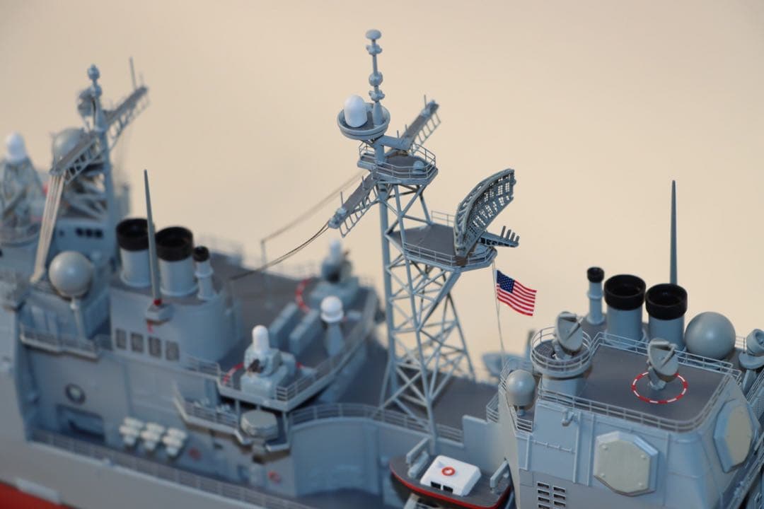 ドラゴン製USSイージス巡洋艦モービルベイ　完成品　アクリル製ケース付　プラ模型