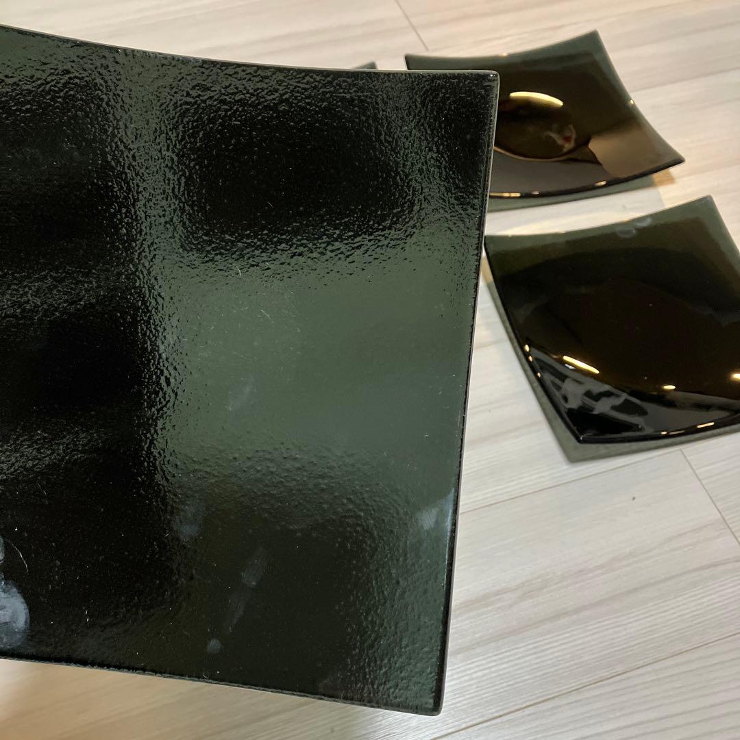 黒い四角形の皿 4枚、黒長方形の皿4枚、計8枚セット　ガラス　上品　黒器まとめ