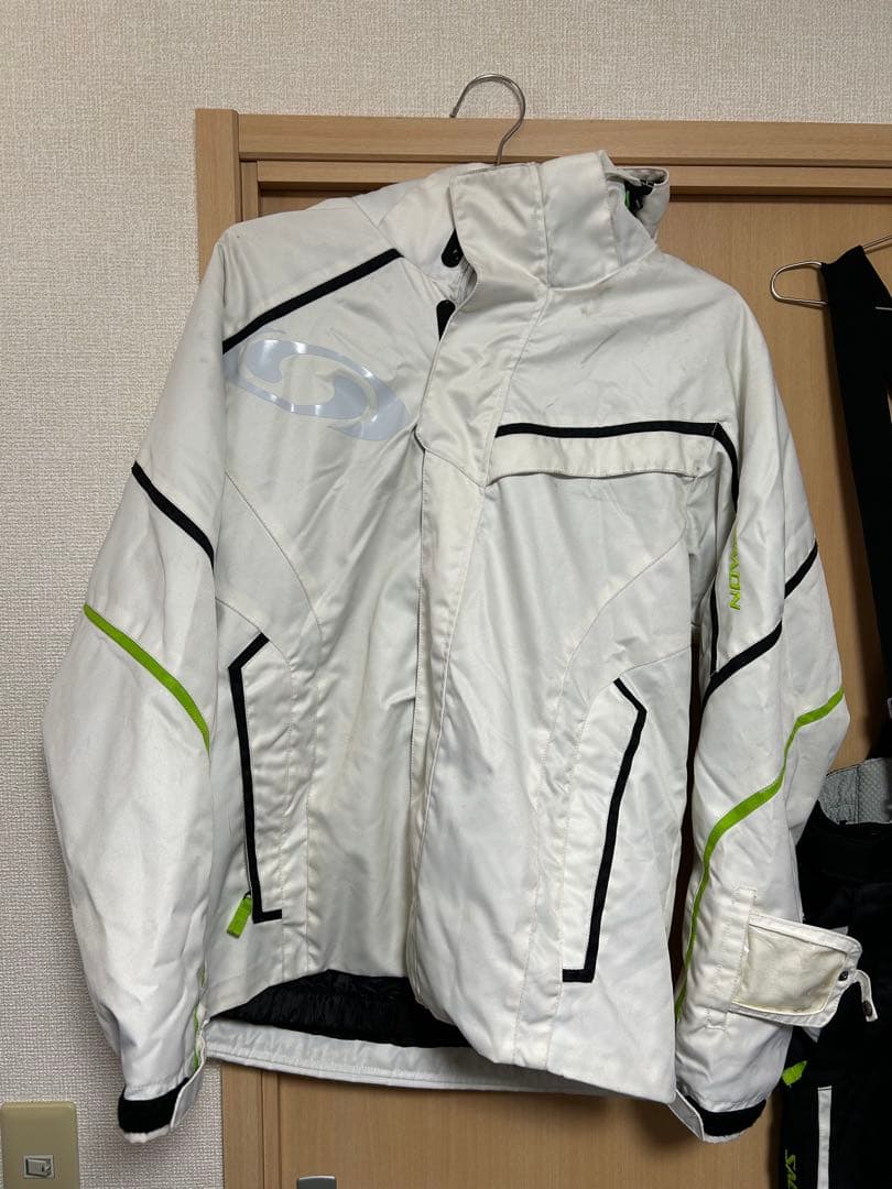 salomon スキーウェア　上下セット