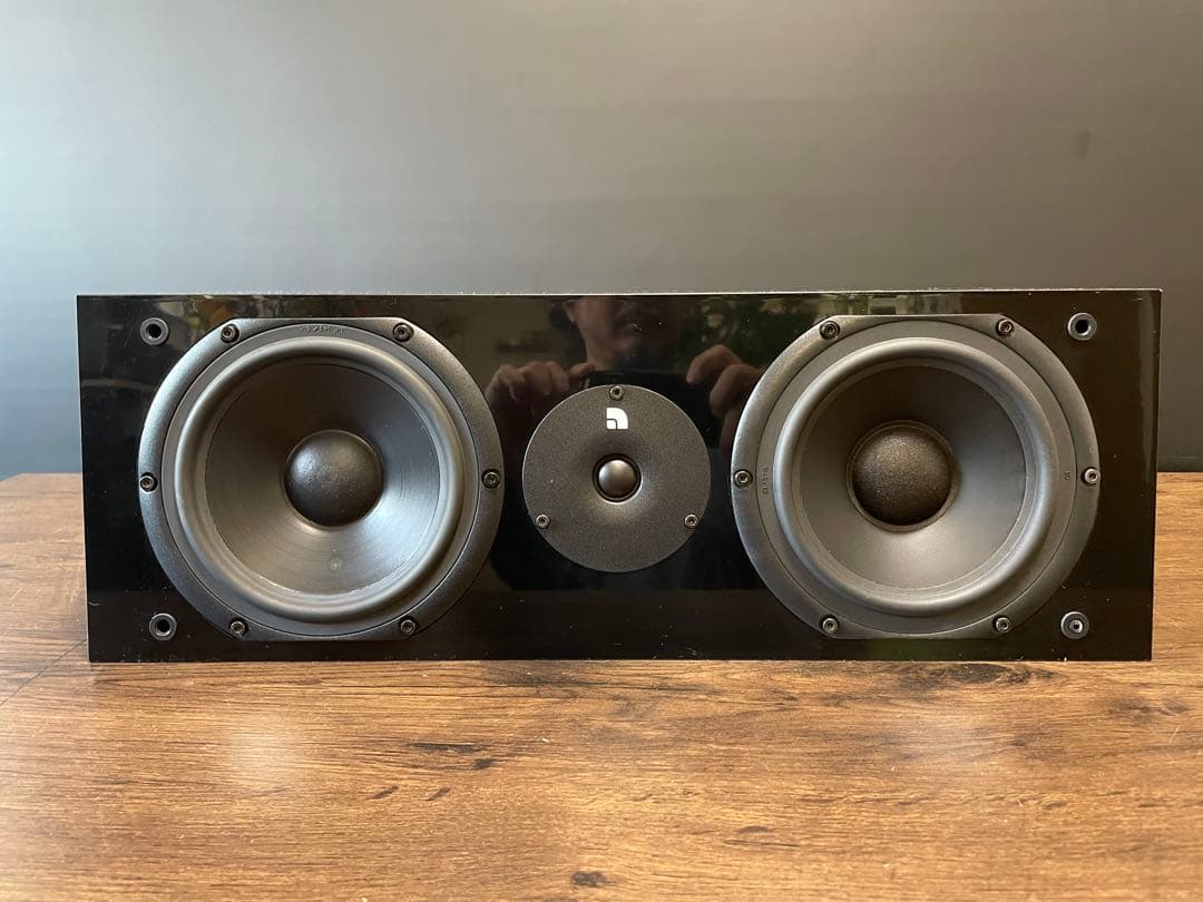 センタースピーカー audio pro black vector