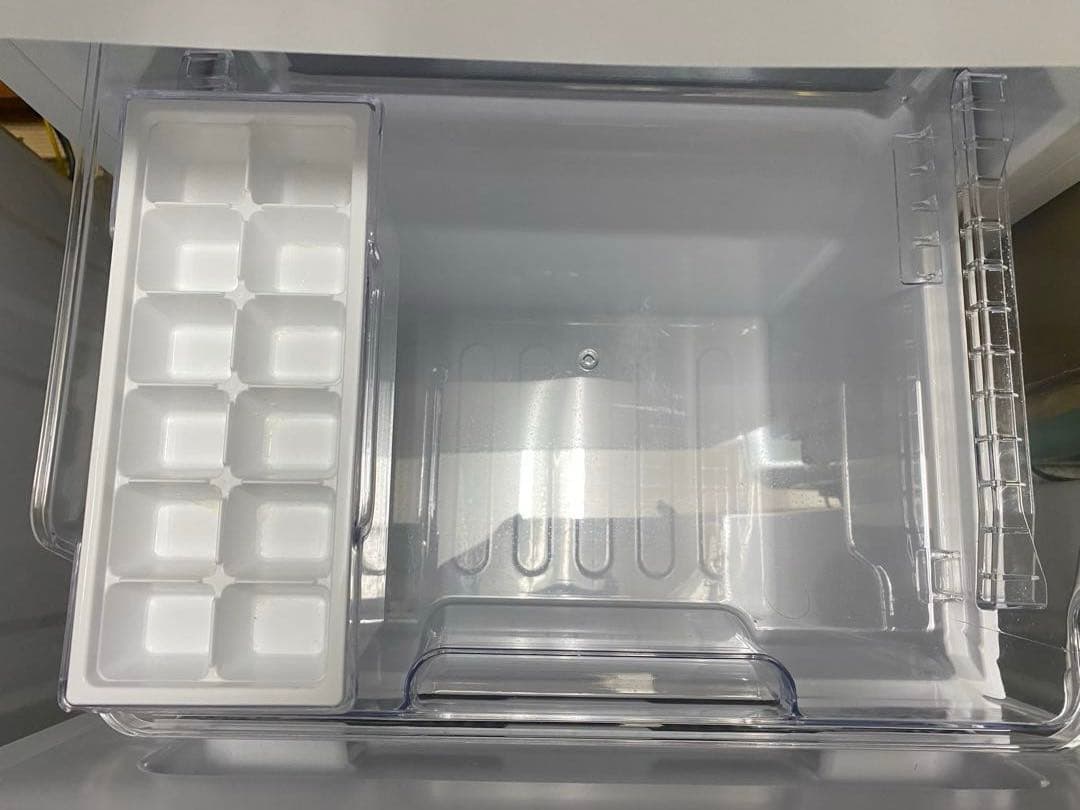 近隣地域限定　送料無料❗️美品　2023年製　シャープ冷蔵庫