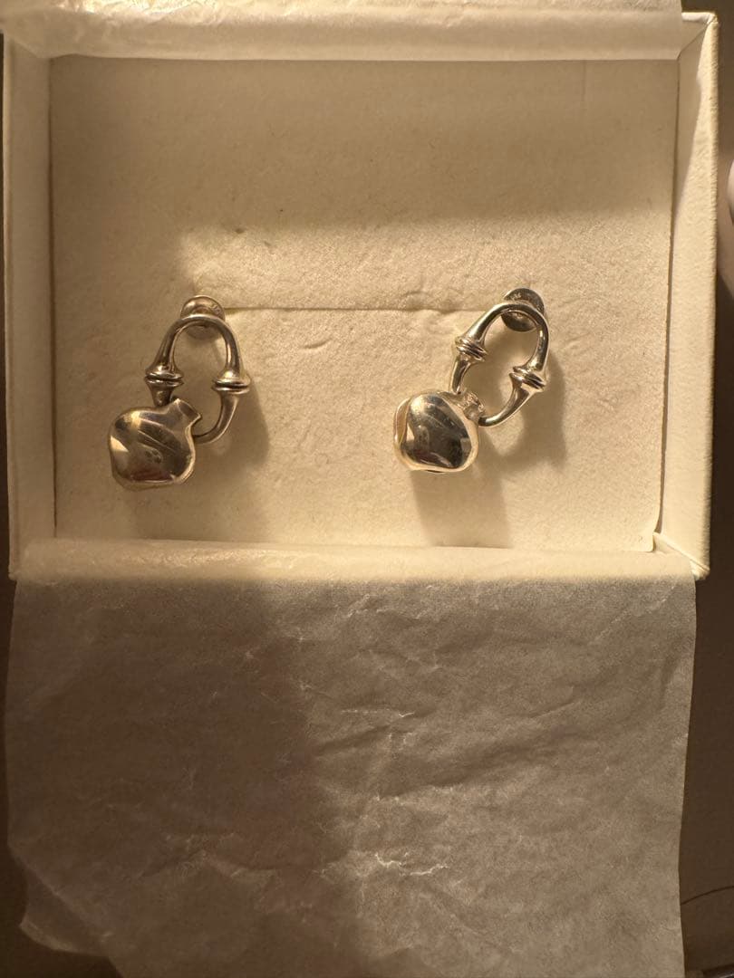 heres ヒヤーズ SPINAL DOUBLE PIERCE